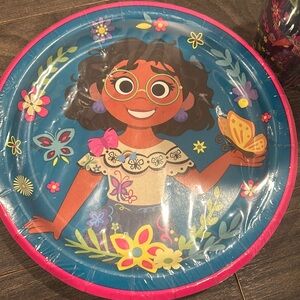 ⭐️NWT encanto paper plates & cups 11:11